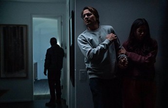 Intrusion, dirigido por Adam Salky, ganha trailer pela Netflix 